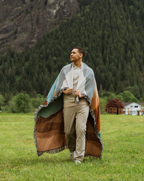 Calling Mountains Throw Blanket – Eighth Generation
