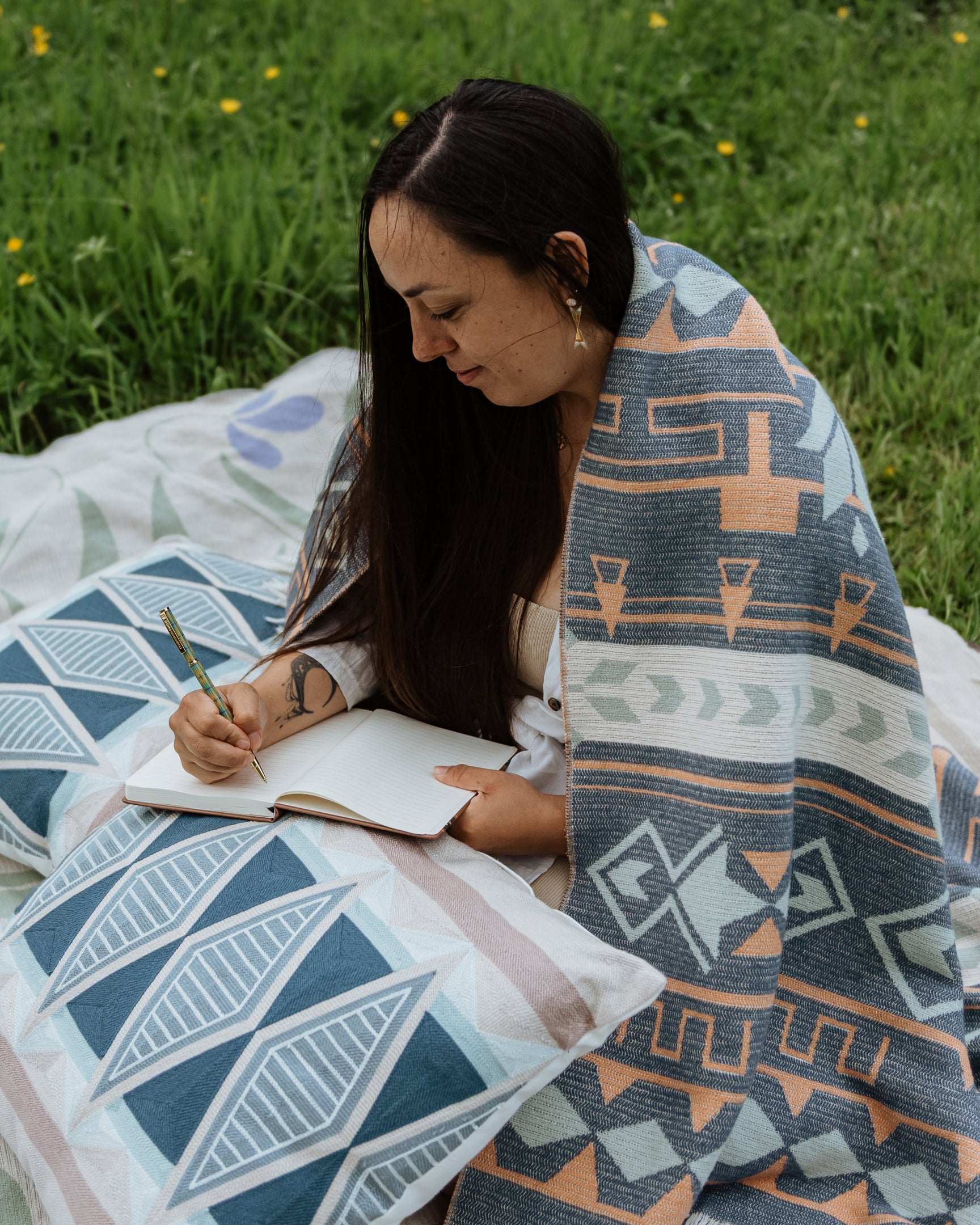 Geometric Throw Natural Geometry Throw Blanket – Eighth Generation